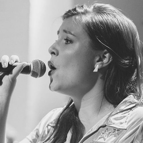 Josefien Vercruysse Josefien Vercruysse zingt en speelt fluit.